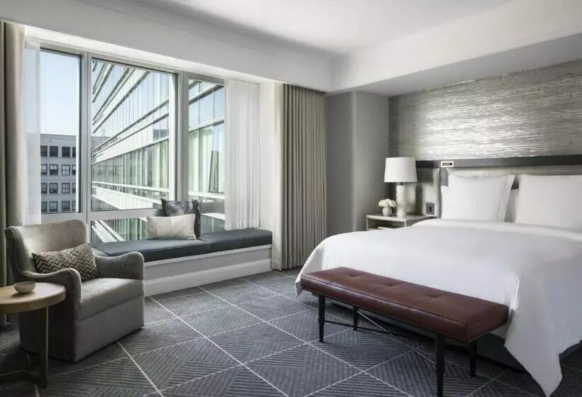 سوییت لوکس, Four Seasons Hotel San Francisco