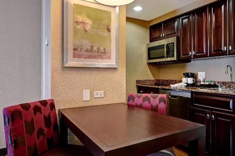 クイーンサイズベッドのスイートルーム, Homewood Suites By Hilton Albuquerque Airport