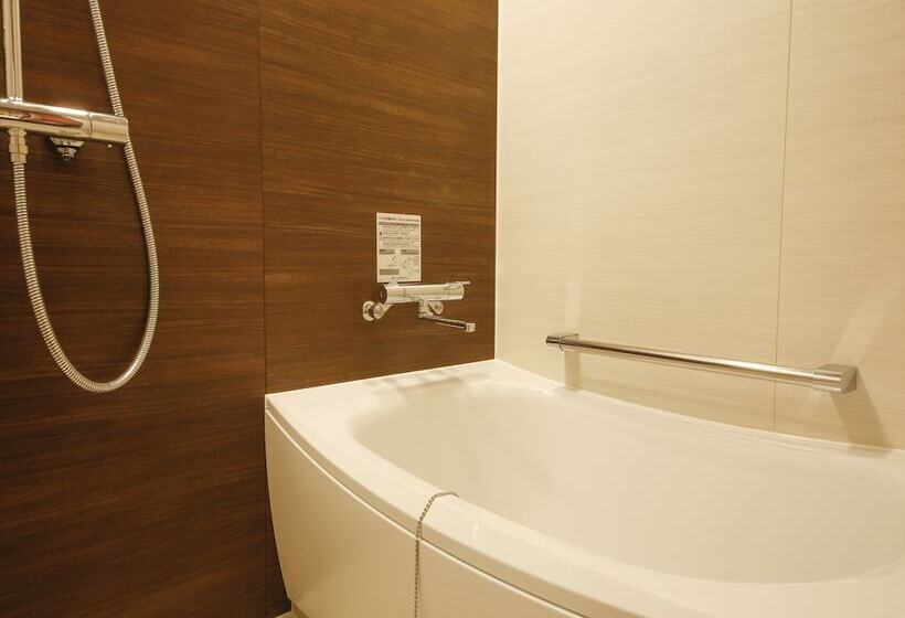 اتاق سوپریور سه تخته, Honnoji