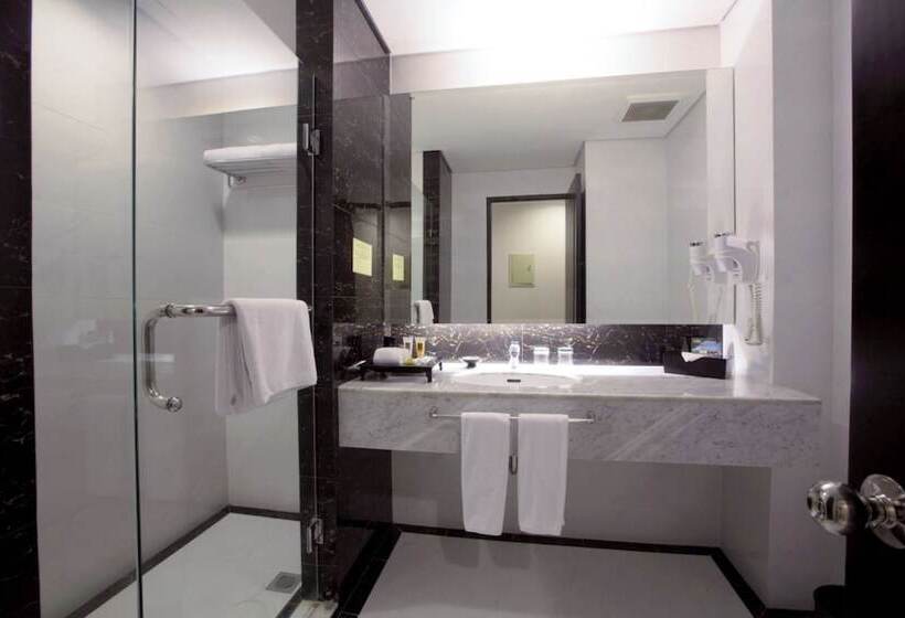 스탠다드 스튜디오, Kristal Hotel Jakarta