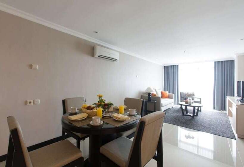 Люкс Superior 2 Спальни, Kristal Hotel Jakarta