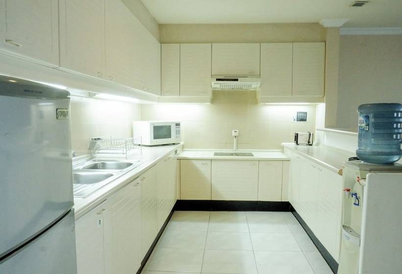 Люкс Superior 3 Спальни, Kristal Hotel Jakarta