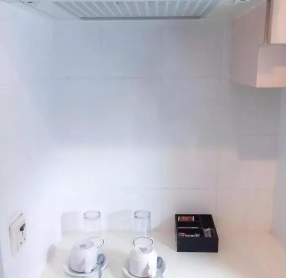 プールビュースタンダードステューディオ, Kristal Hotel Jakarta