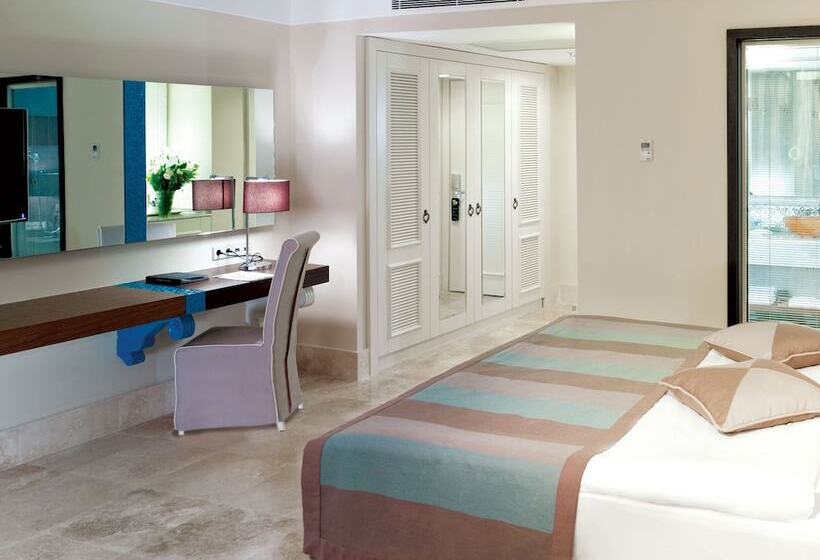 オーシャンビュースタンダードルーム, Paloma Pasha