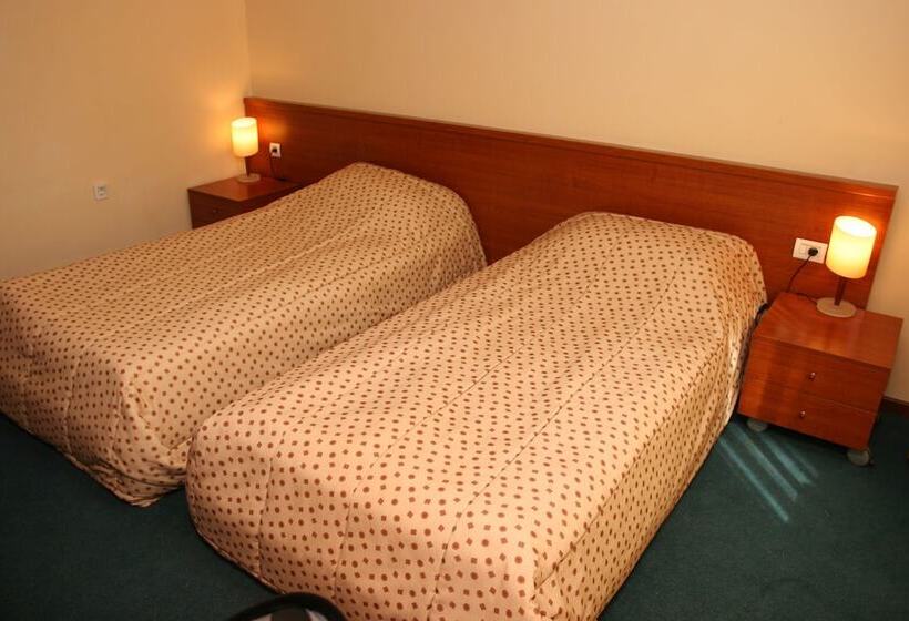 スタンダードルーム, Pirin