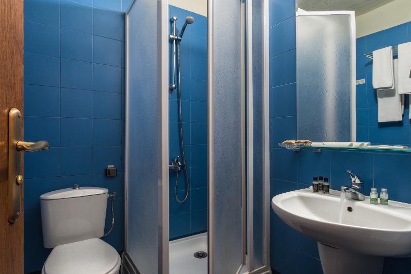 スタンダードルーム, Pirin