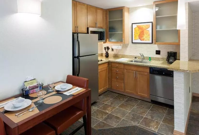 キングサイドベッドのスタンダードワンルーム, Residence Inn Phoenix North Happy Valley