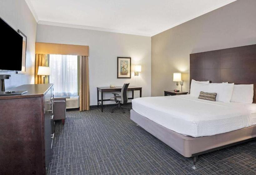 身障者適用キングサイズベッドルーム, Sonesta Essential Houston Westchase