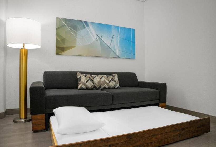 带大床的标准工作室, Springhill Suites By Marriott Annapolis