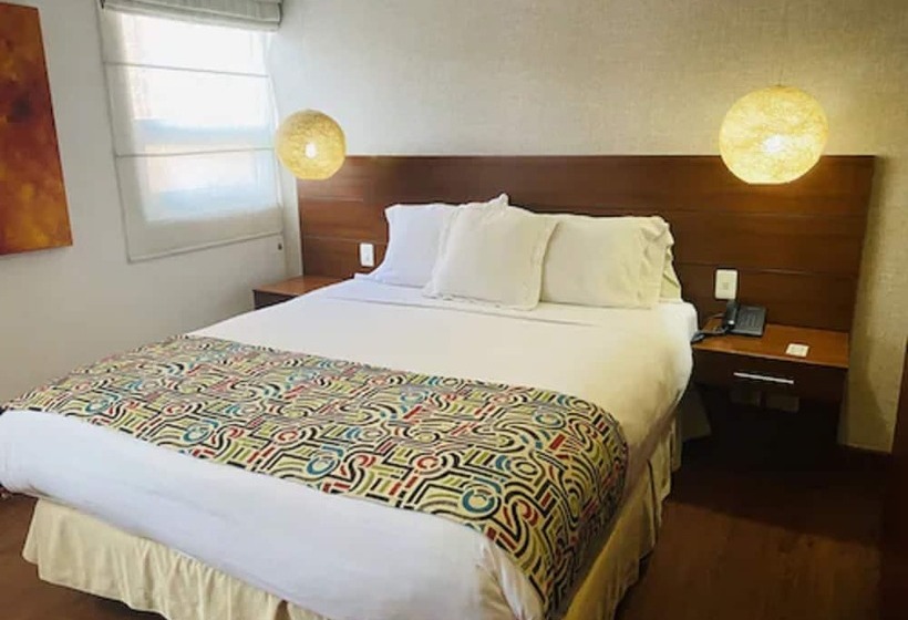 スイート, Retiro 84 By Mij