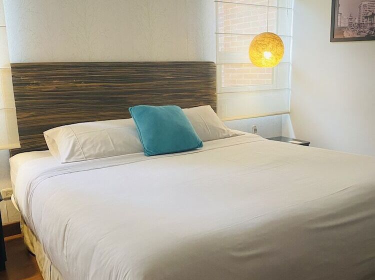 スイート, Retiro 84 By Mij