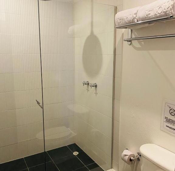 スイート, Retiro 84 By Mij