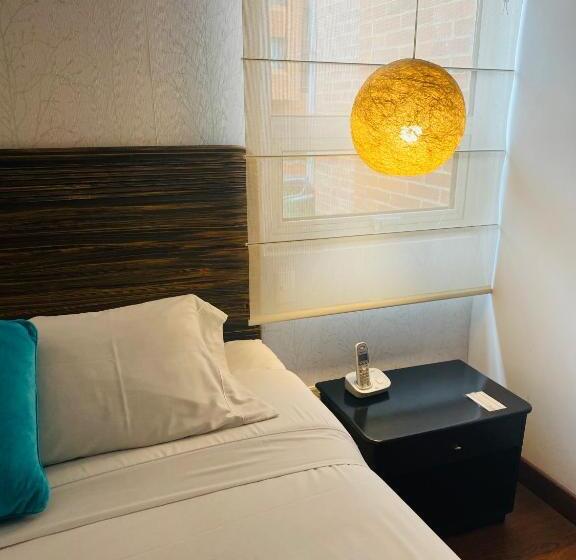 スイート, Retiro 84 By Mij