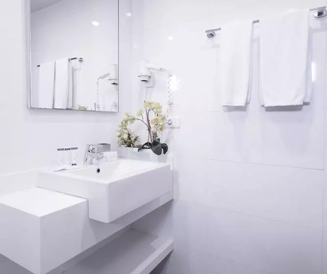 اتاق لوکس, 35 Rooms