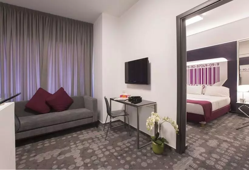 سوئیت 2 خوابه, 35 Rooms