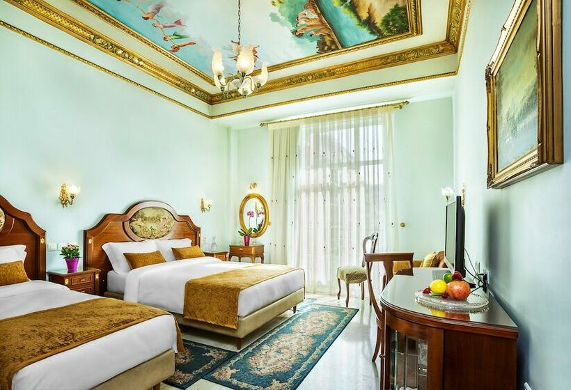 غرفة كومفورت ثلاثية, Imperial Palace Classical Hotel Thessaloniki