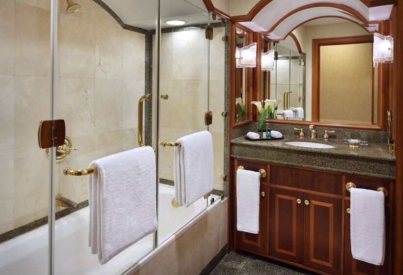 اتاق لوکس با تخت بزرگ, Al Aziziyah Boutique Hotel By The Torch