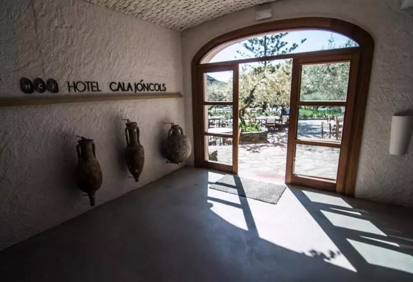 سوییت جونیور, Cala Joncols