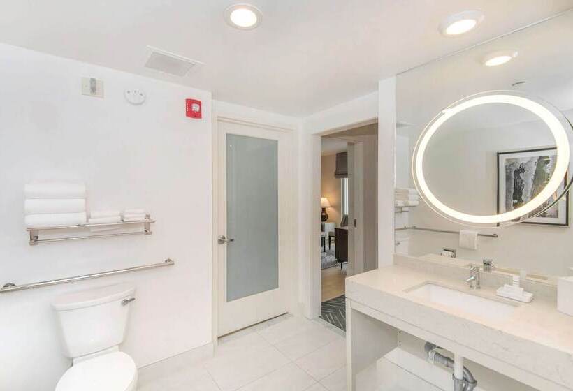 身障者適用スイートルーム, Embassy Suites By Hilton Raleigh Durham Airport Brier Creek