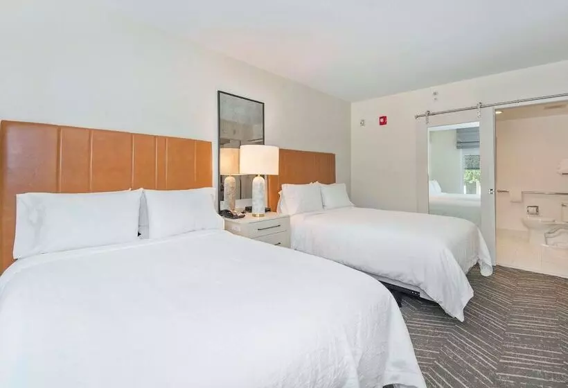 身障者適用スイートルーム, Embassy Suites By Hilton Raleigh Durham Airport Brier Creek