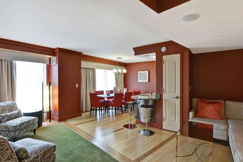 프레지덴셜 스위트, Embassy Suites By Hilton Raleigh Durham Airport Brier Creek