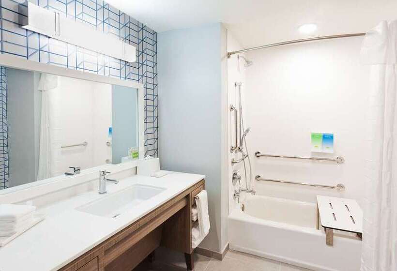 스탠다드 룸, Embassy Suites By Hilton Raleigh Durham Airport Brier Creek