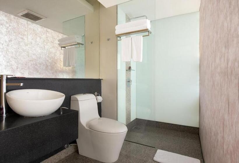 Семейный Номер, Empire Hotel Subang
