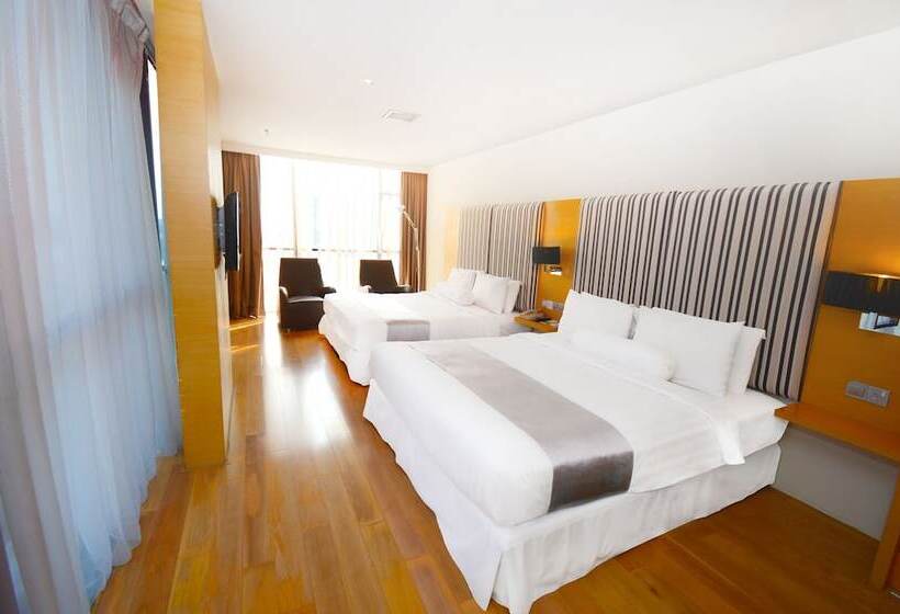 Номер Премиум, Empire Hotel Subang