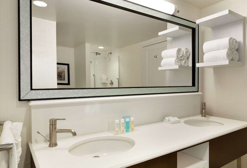 سوییت, Hampton Inn & Suites Nashville Downtown