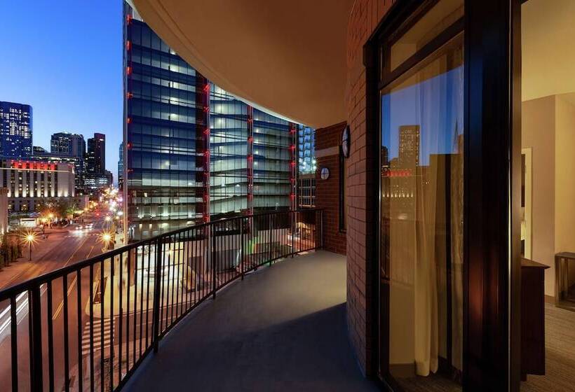 سوییت, Hampton Inn & Suites Nashville Downtown