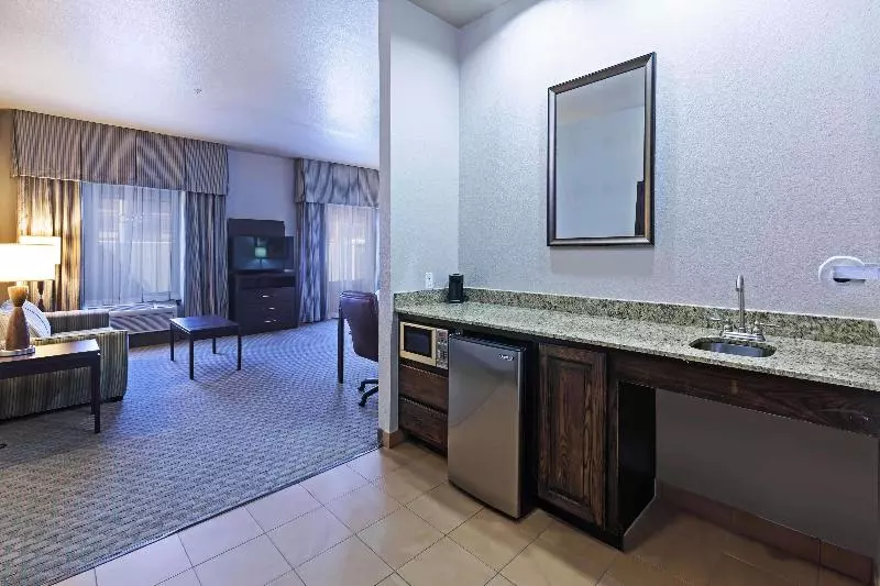 キングサイドベッドのスタンダードワンルーム, Hampton Inn & Suites Lake Jacksonclute