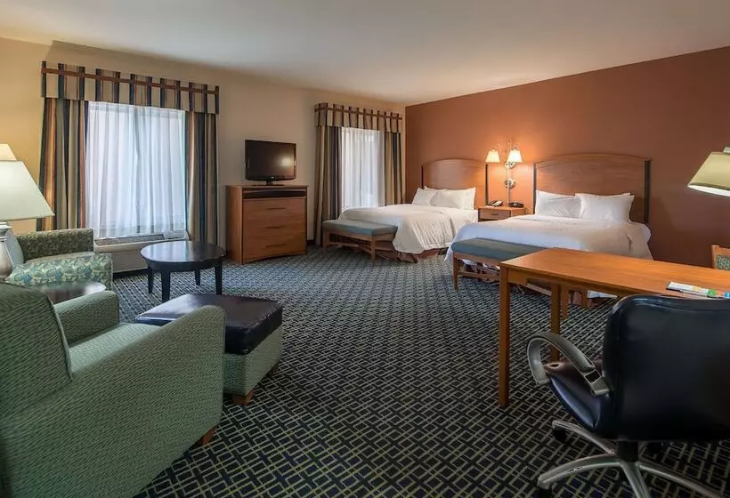 スタンダードスタジオ, Hampton Inn & Suites Ridgecrest