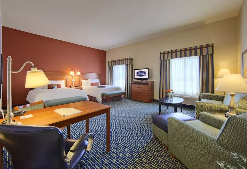スタンダードスタジオ, Hampton Inn & Suites Ridgecrest