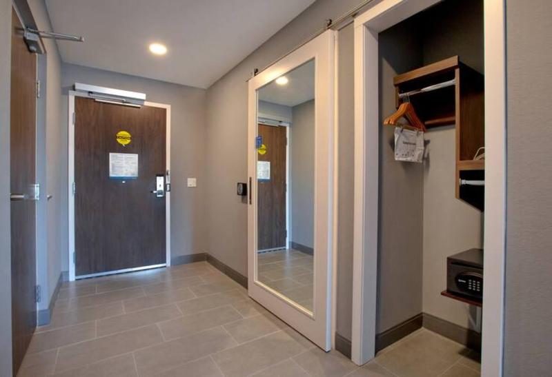 جناح, Hawthorn Extended Stay By Wyndham West Palm Beach