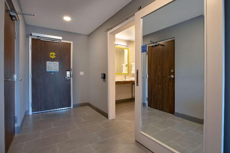 スイート, Hawthorn Extended Stay By Wyndham West Palm Beach