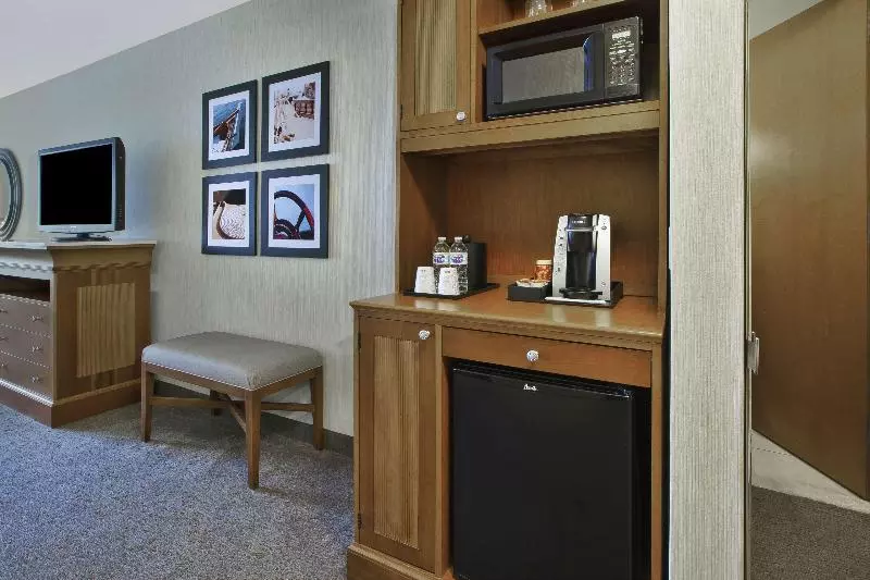 اتاق استاندارد با تخت بزرگ, Hilton Garden Inn Portland Downtown Waterfront