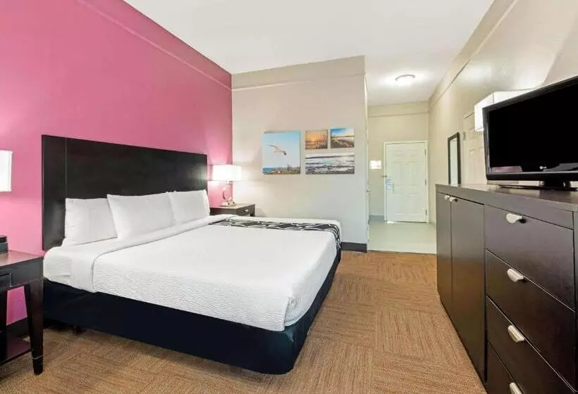 身障者適用キングサイズベッドルーム, La Quinta Inn & Suites By Wyndham Winnie