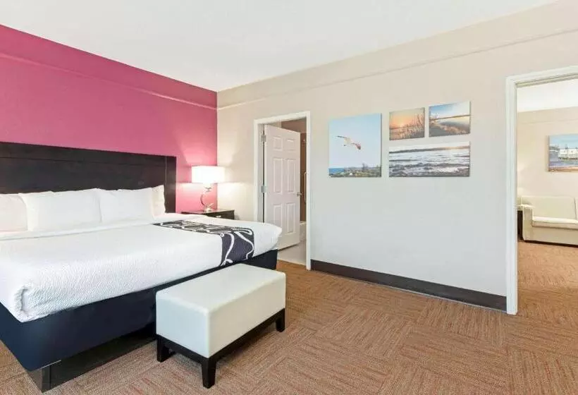 障害者適応デラックスルーム, La Quinta Inn & Suites By Wyndham Winnie