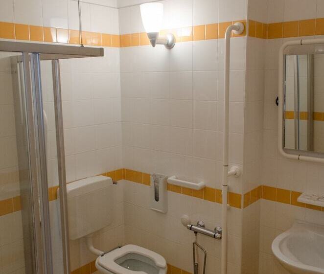 スタンダード4人部屋, Oberje Dla Viere