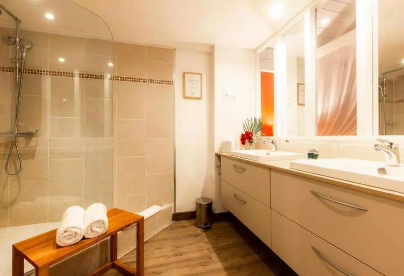 سوییت خانوادگی, Orient Bay Palm Court Residence 4 Stars