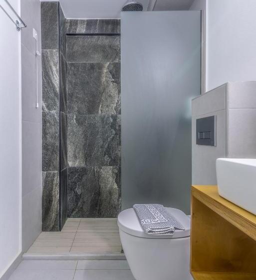 غرفة قياسية رباعية, Prince Of Lillies