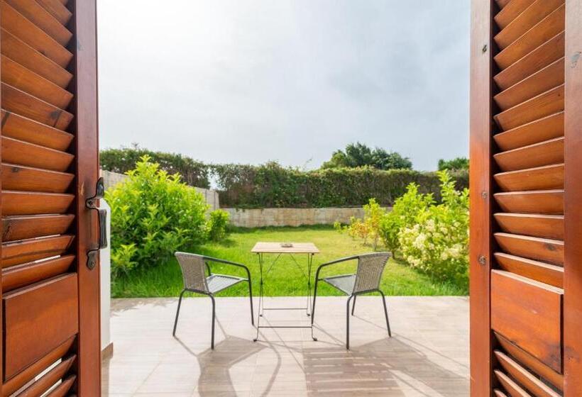 غرفة قياسية رباعية, Prince Of Lillies