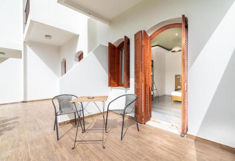 غرفة قياسية رباعية, Prince Of Lillies