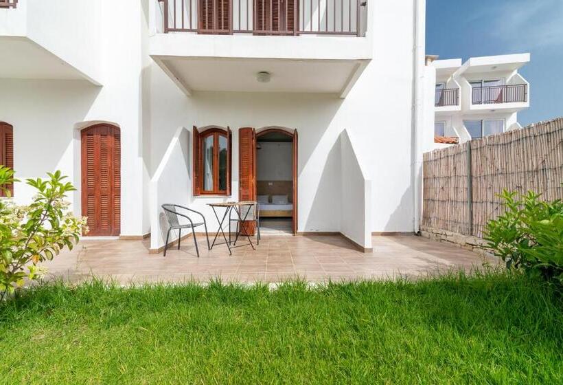 غرفة قياسية رباعية, Prince Of Lillies