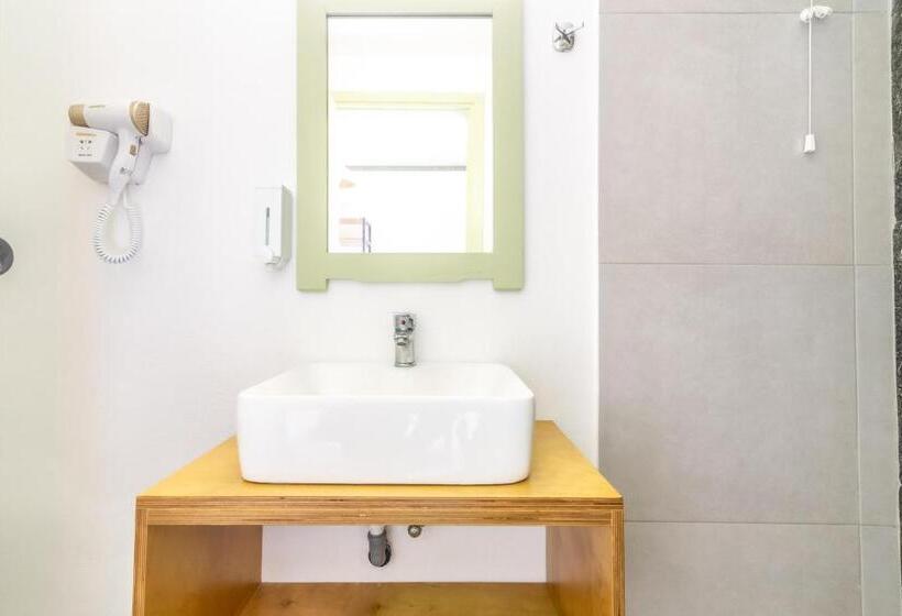 غرفة قياسية رباعية, Prince Of Lillies