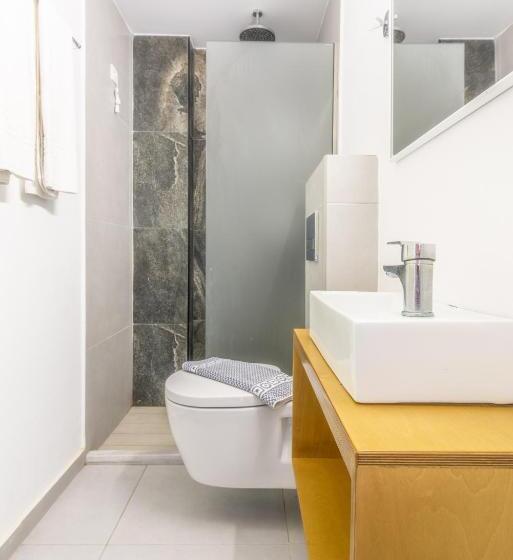 غرفة قياسية, Prince Of Lillies