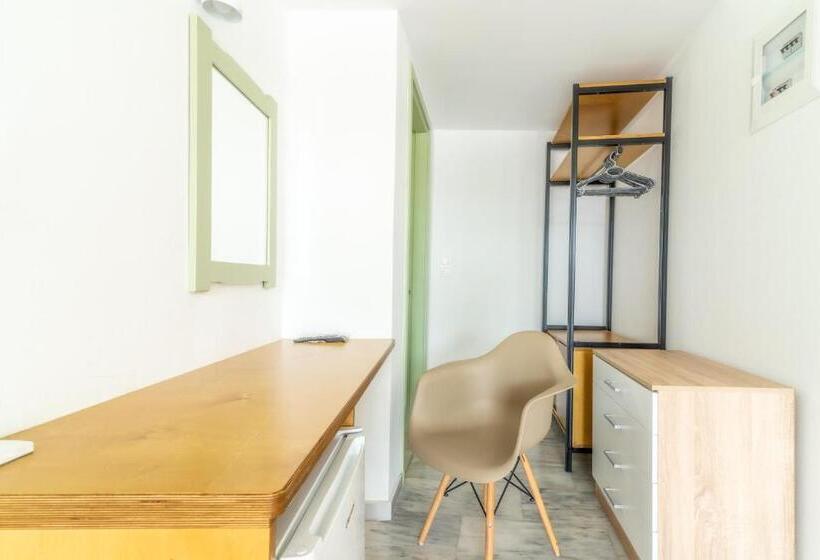 غرفة سوبيريور, Prince Of Lillies