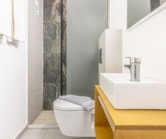 スタンダードルーム, Prince Of Lillies