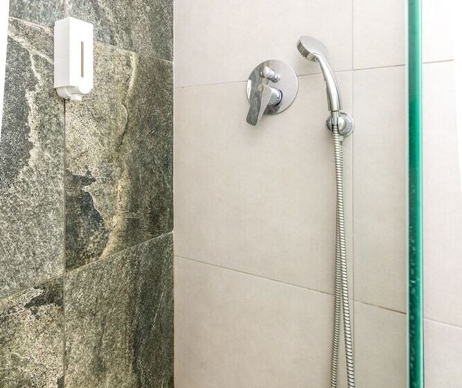 スーペリアールーム, Prince Of Lillies