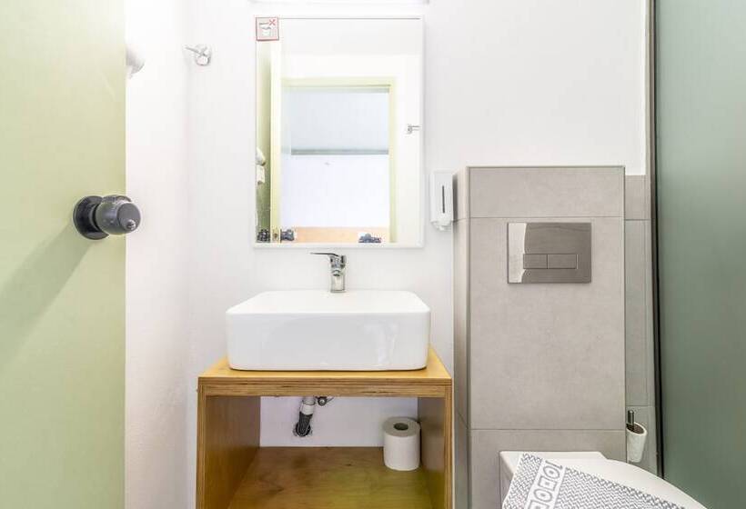 غرفة سوبيريور, Prince Of Lillies